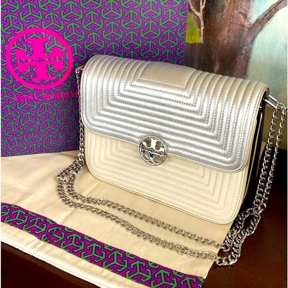 TORY BURCH "RARE" LUXURY TRAPUNTO DUET CHAIN CONVERTIBLE BAG 🩶🤍LIKE NEW🤍🩶 - Picture 5 of 17